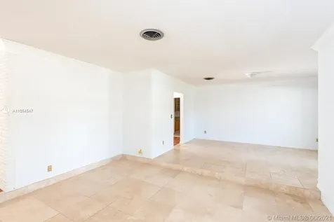 2060 NE 198th Terrace Miami FL 33179
