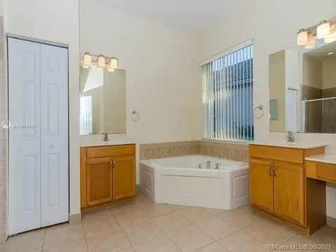 4265 E Seneca Avenue Weston FL 33332