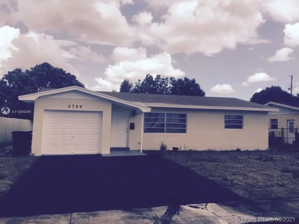 2700 NW 35th Terrace Lauderdale Lakes FL 33311
