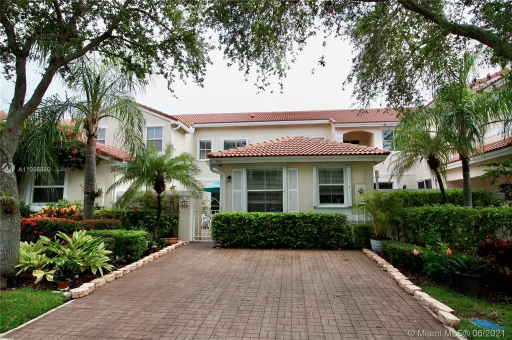 945 Lemonwood Court Hollywood FL 33019