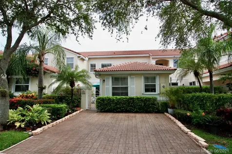 945 Lemonwood Court Hollywood FL 33019