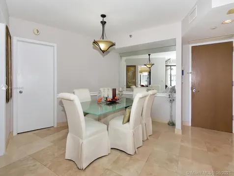1000 Island Boulevard Aventura FL 33160