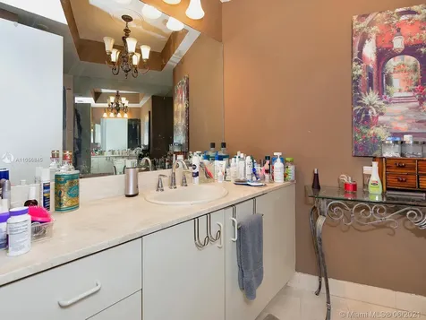 1000 Island Boulevard Aventura FL 33160