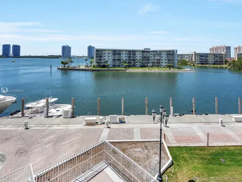 1000 Island Boulevard Aventura FL 33160