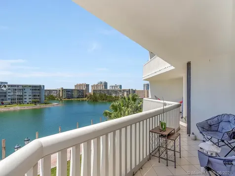 1000 Island Boulevard Aventura FL 33160