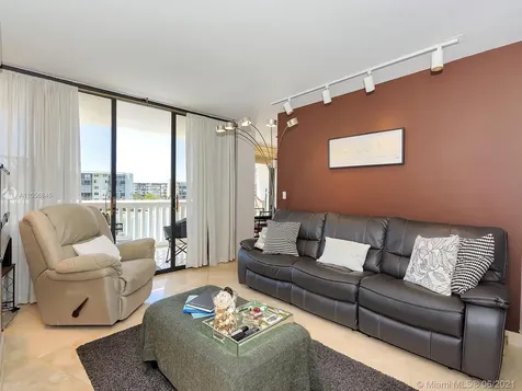 1000 Island Boulevard Aventura FL 33160