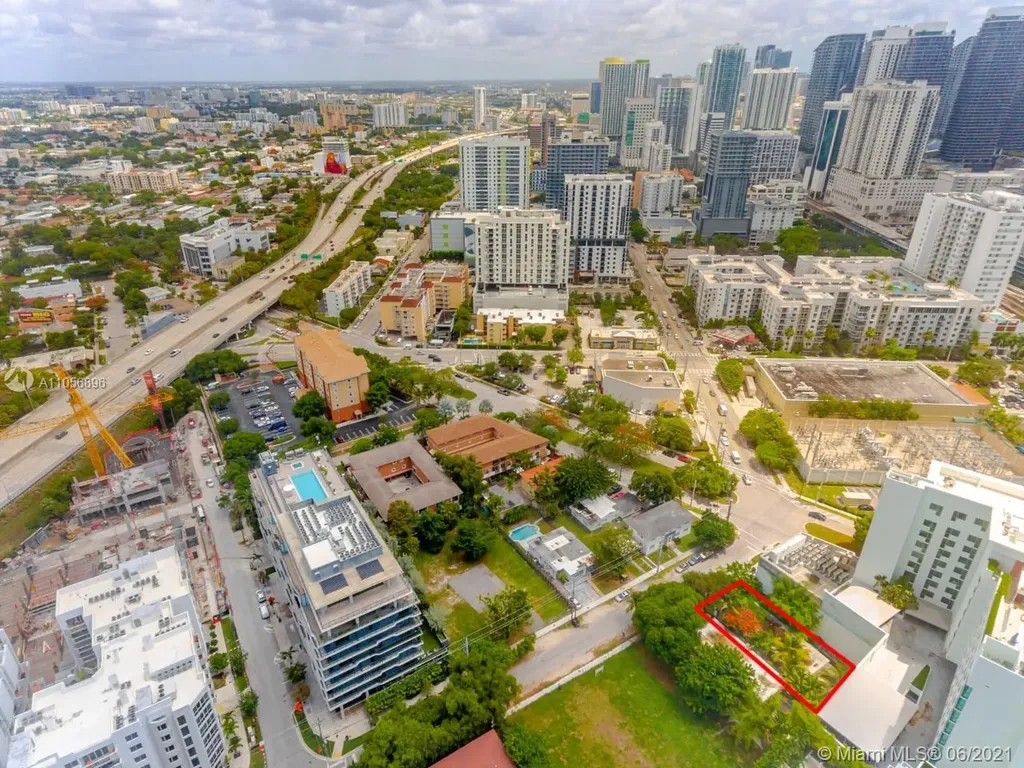 1511 SW 2nd Avenue Miami FL 33129