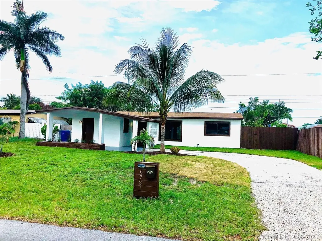 6731 Cleveland Street Hollywood FL 33024