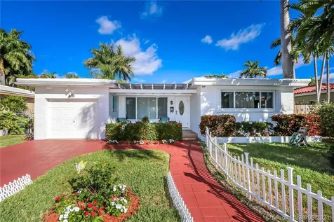 927 Lincoln Street Hollywood FL 33019