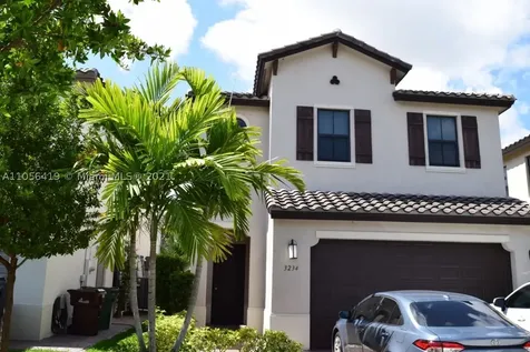 3234 W 99th Place Hialeah FL 33018