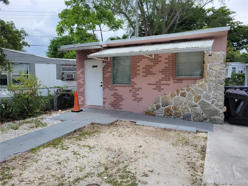 2475 NE 136th Terrace North Miami Beach FL 33181