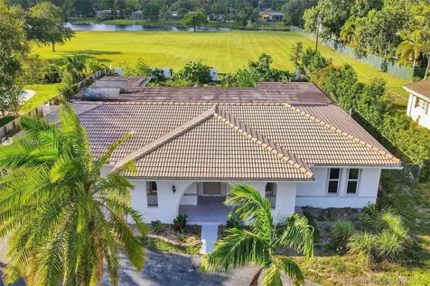 5721 SW 7th Street Plantation FL 33317