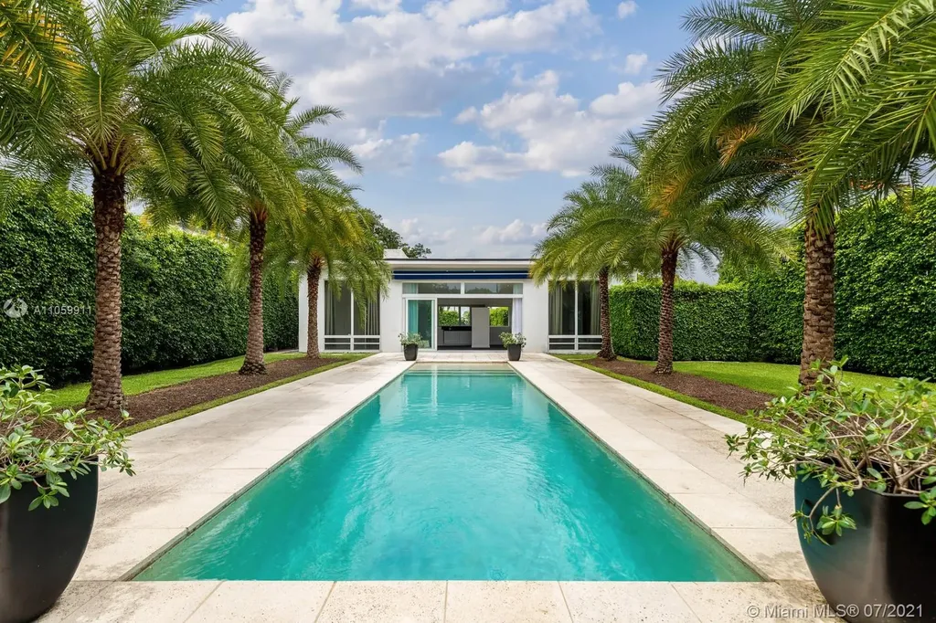 910 N Venetian Drive Miami FL 33139