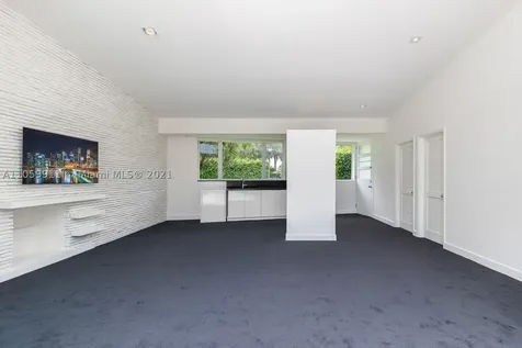 910 N Venetian Drive Miami FL 33139