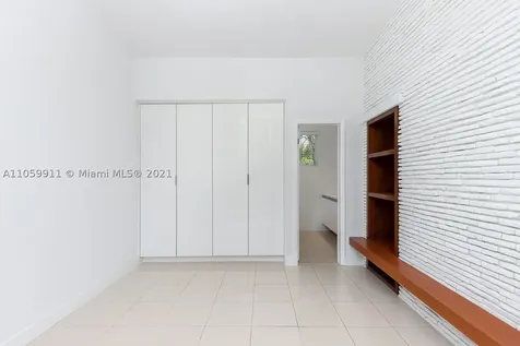 910 N Venetian Drive Miami FL 33139