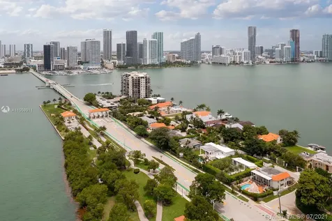 910 N Venetian Drive Miami FL 33139