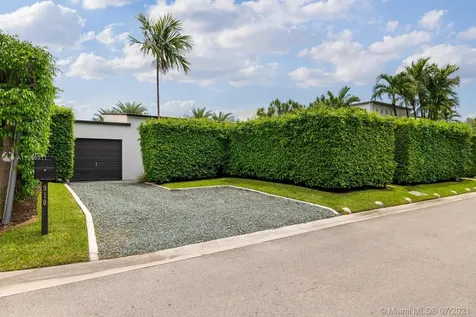 910 N Venetian Drive Miami FL 33139