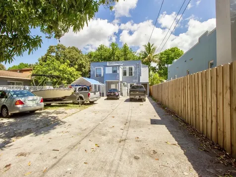 1137 NW 30th Street Miami FL 33127