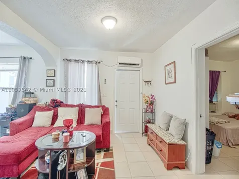 1137 NW 30th Street Miami FL 33127