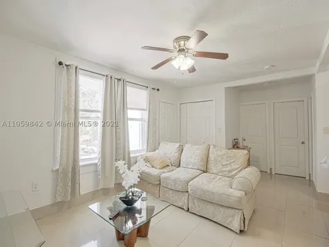 1137 NW 30th Street Miami FL 33127