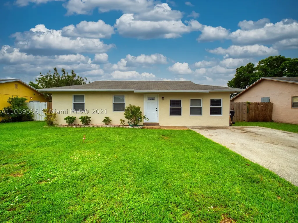 8221 SW 7th Court North Lauderdale FL 33068