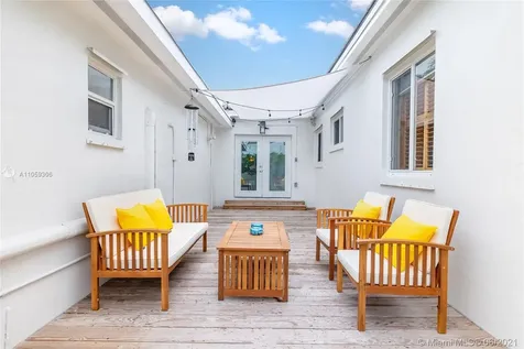 450 Forrest Drive Miami Springs FL 33166