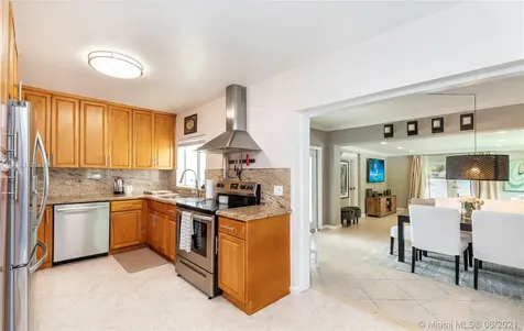 450 Forrest Drive Miami Springs FL 33166