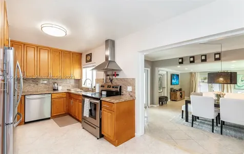 450 Forrest Drive Miami Springs FL 33166