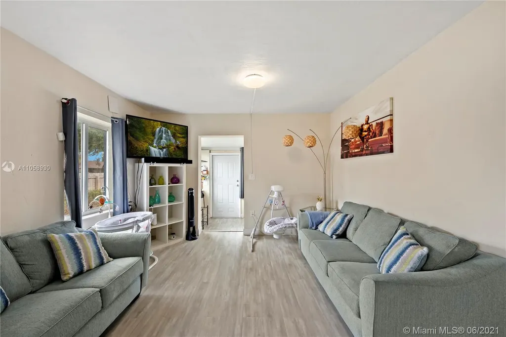 2722 NW 87th Terrace Miami FL 33147