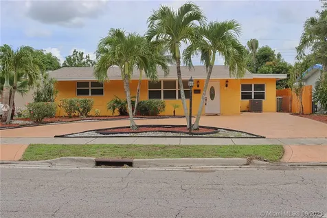 7830 Taft Street Pembroke Pines FL 33024