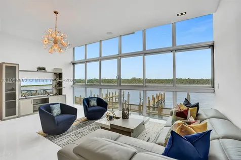 2880 N Ocean Drive Hollywood FL 33019