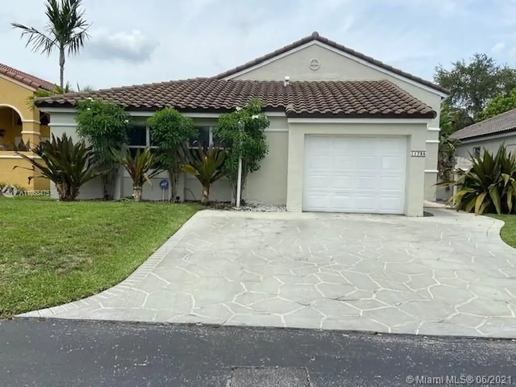 11735 SW 92nd Lane Miami FL 33186