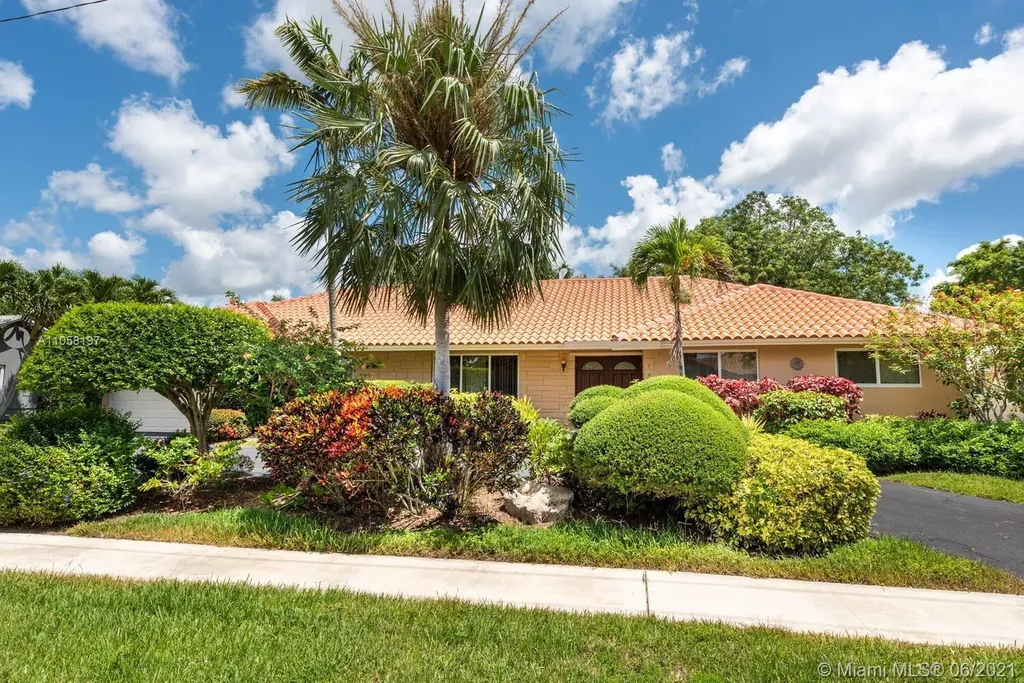 7421 SW 5th Street Plantation FL 33317