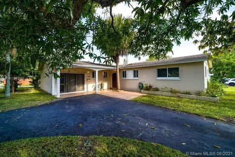 1700 N 32nd Court Hollywood FL 33021