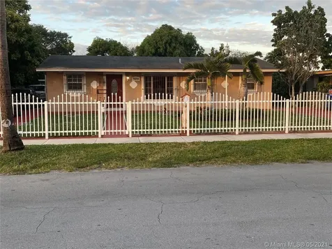4845 NW 184th Terrace Miami Gardens FL 33055