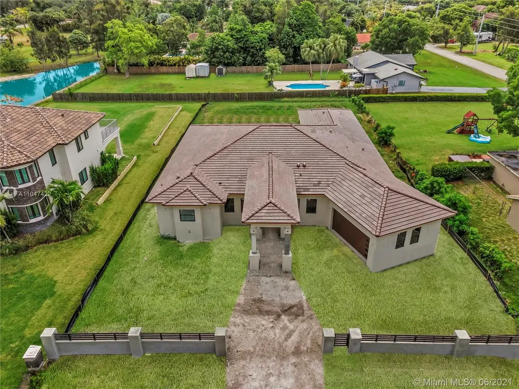 2160 NW 124th Avenue Plantation FL 33323