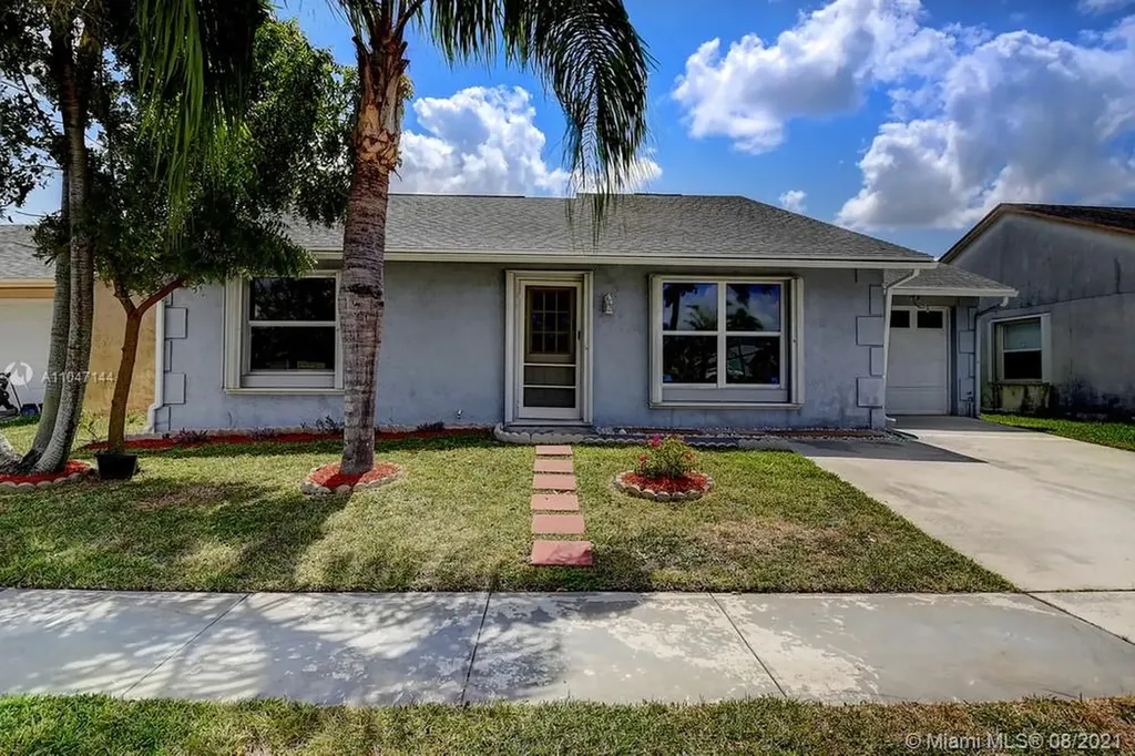 5706 Lake George Place Lake Worth FL 33463