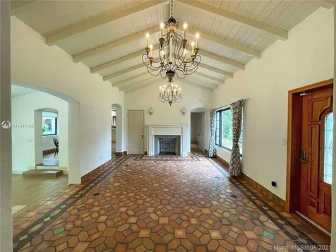 512 Giralda Avenue Coral Gables FL 33134