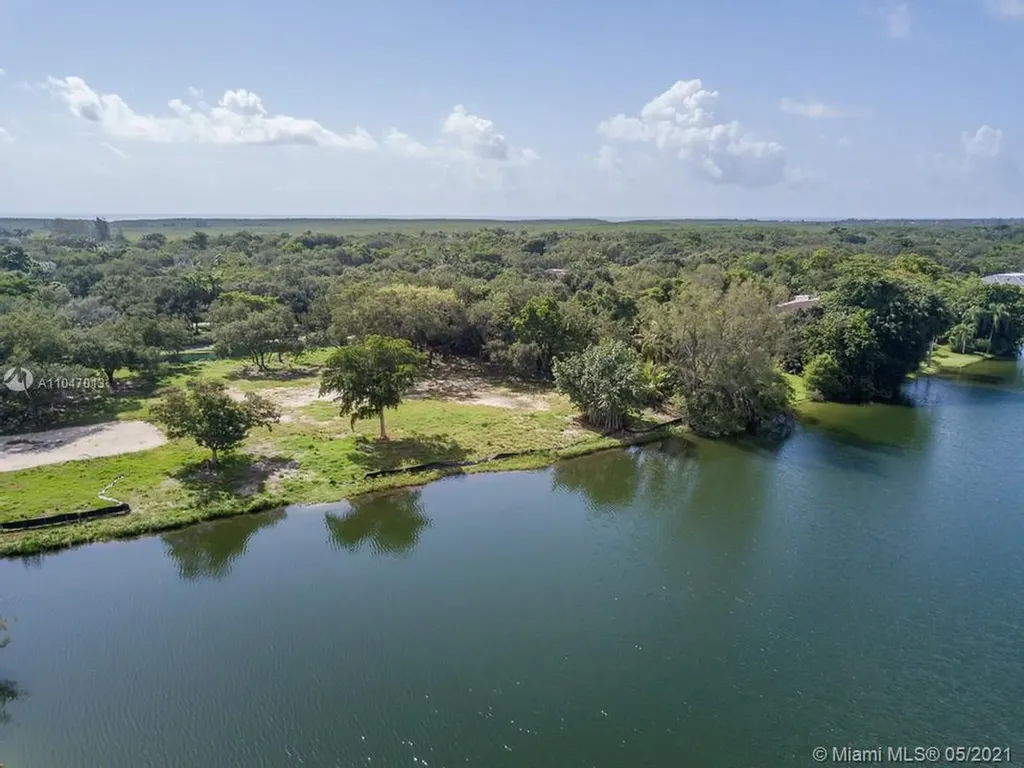 10640 Lakeside Drive Coral Gables FL 33156