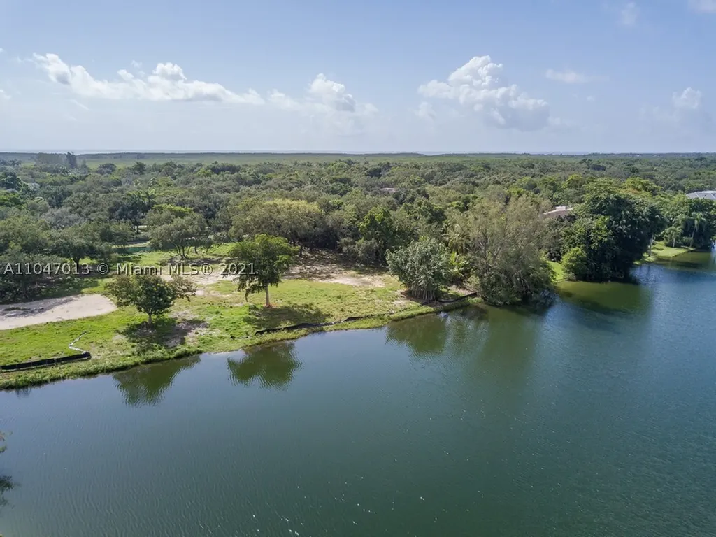 10640 Lakeside Drive Coral Gables FL 33156