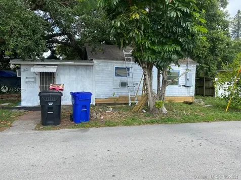 345 NE 168th Street North Miami Beach FL 33162