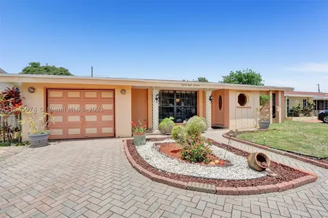8813 W Long Acre Drive Miramar FL 33025