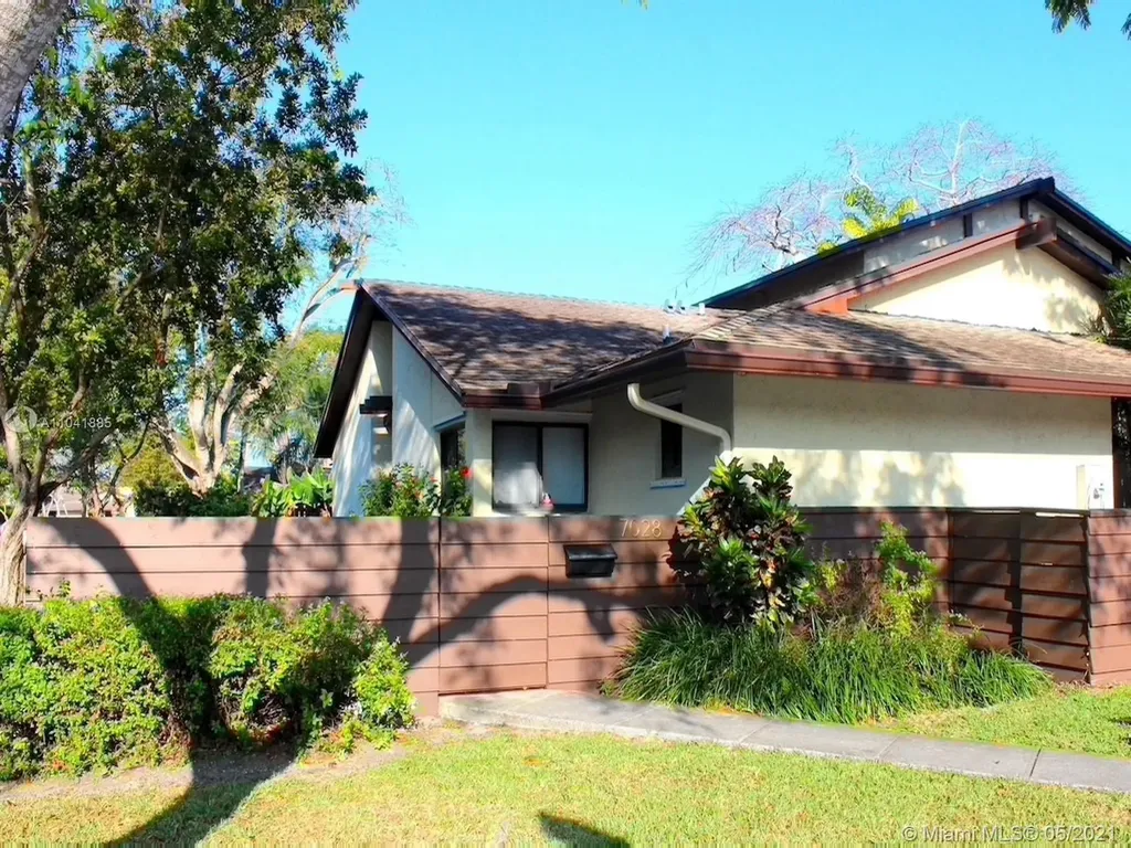 7028 SW 105th Court Miami FL 33173