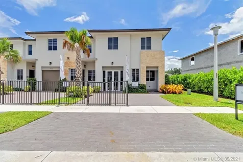 1611 Pioneer Way Royal Palm Beach FL 33411