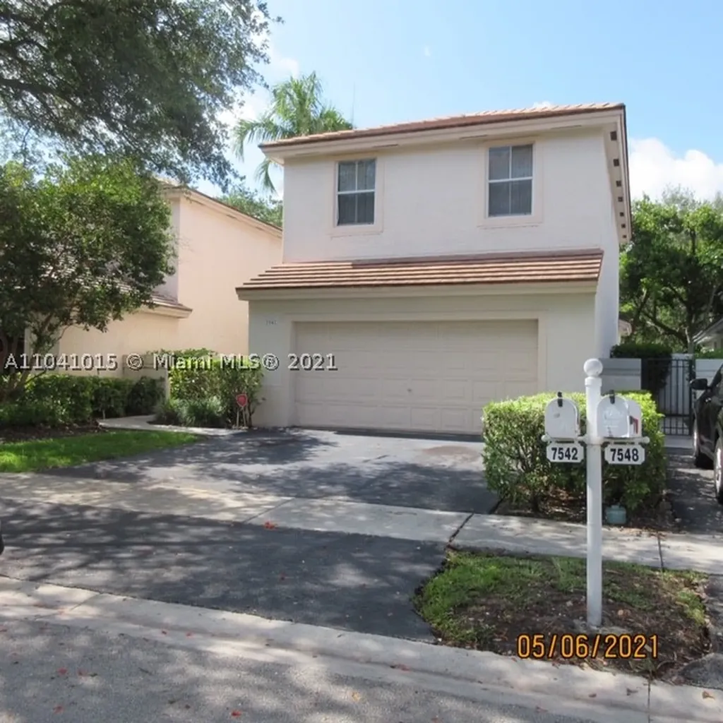7542 NW 1st Place Plantation FL 33317