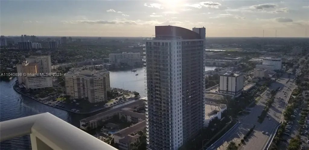4010 S Ocean Drive Hollywood FL 33019