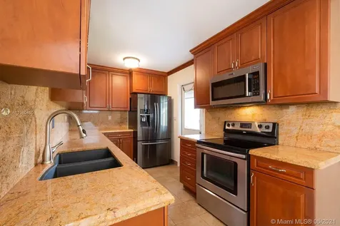 1530 N 71st Avenue Hollywood FL 33024