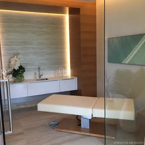 16385 Biscayne Boulevard North Miami Beach FL 33160