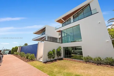 1133 Belle Meade Island Drive Miami FL 33138