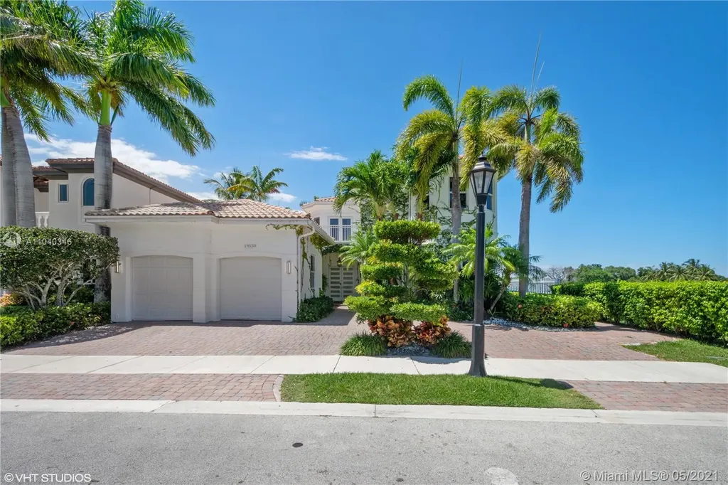 19550 Ambassador Court Miami FL 33179